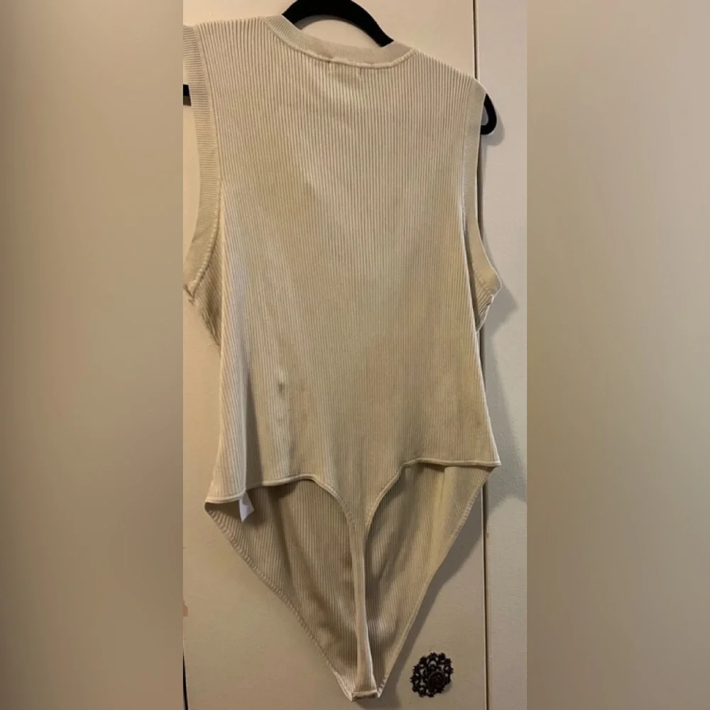 GOOD AMERICAN BODYSUIT (7) 4XL - Picture 3 of 5